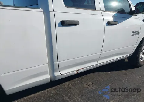 2018 Ram 1500 Tradesman 4X2 6'4 Box z USA, uszkodzony, nr VIN 1C6RR6FGXJS166091